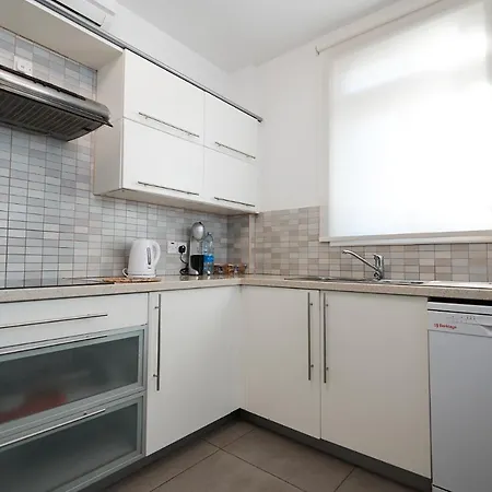 Front Bella Vista By Ezoria Vila *