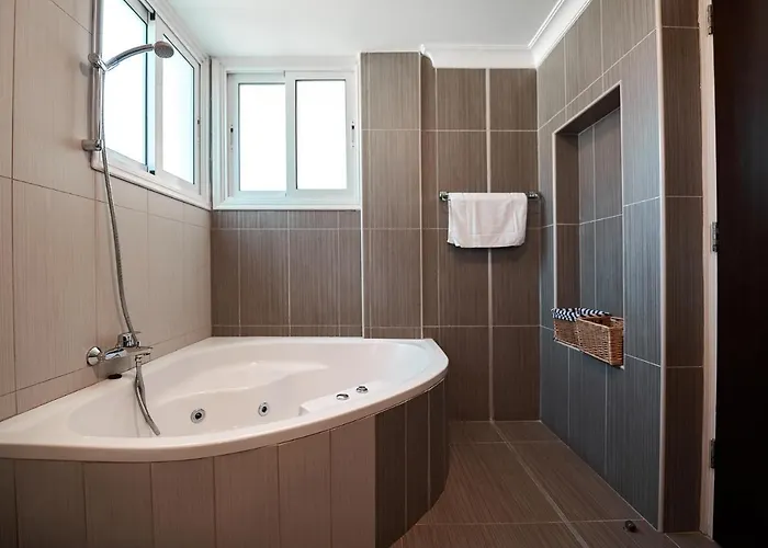 Front Bella Vista By Ezoria *