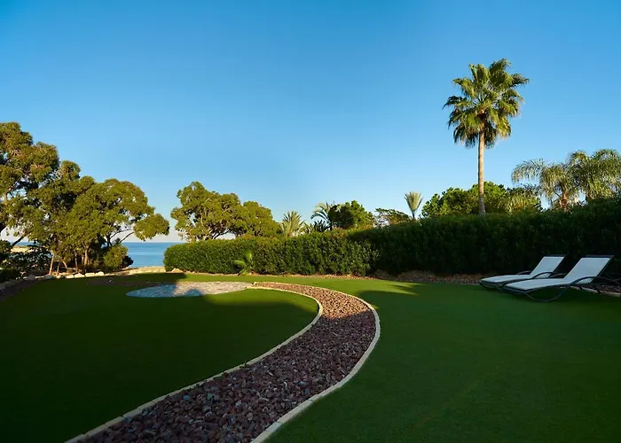 Front Bella Vista By Ezoria