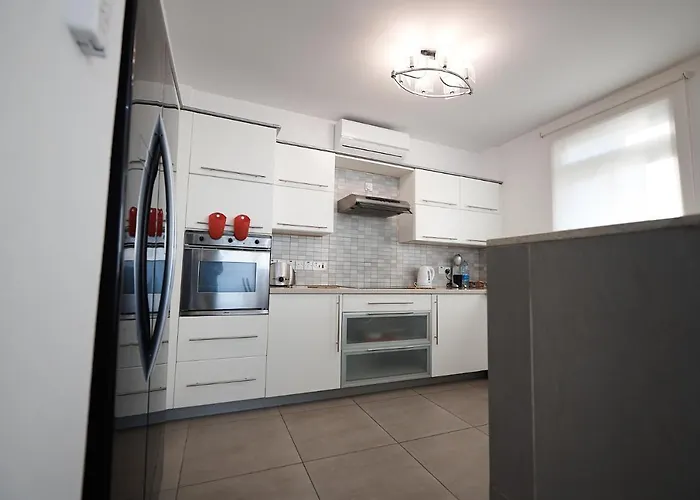 Front Bella Vista By Ezoria וילה