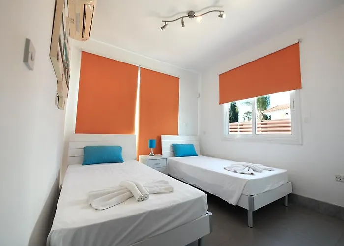 Front Bella Vista By Ezoria * פרוטאראס