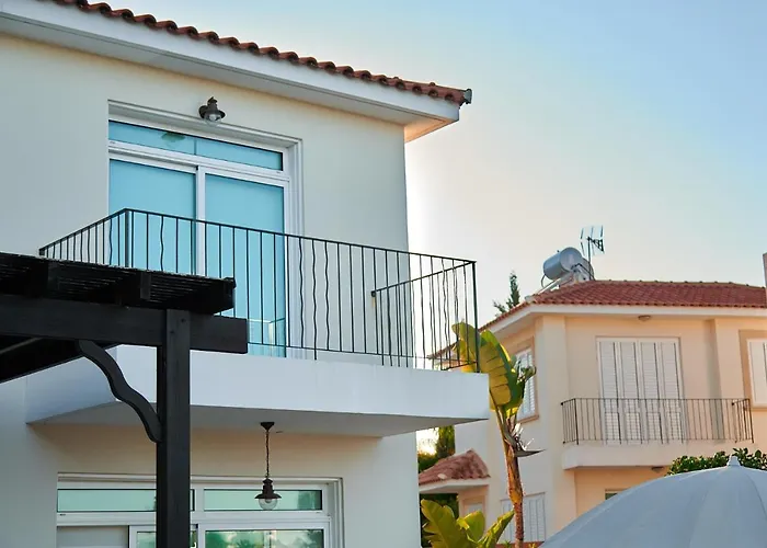 Front Bella Vista By Ezoria וילה פרוטאראס