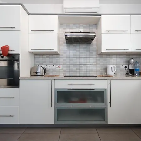 Front Bella Vista By Ezoria Villa