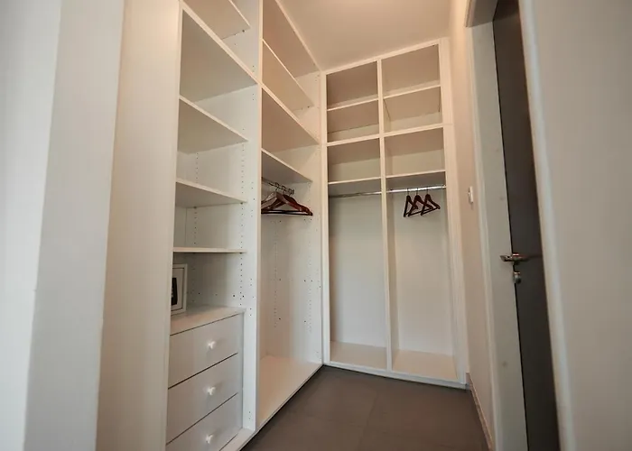 Front Bella Vista By Ezoria