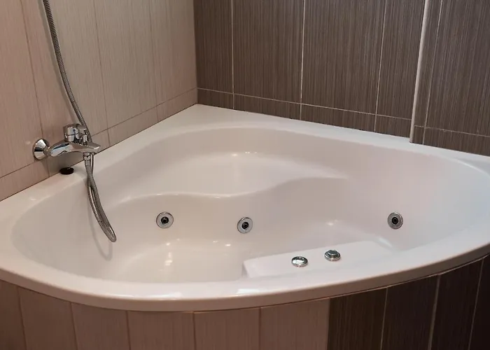 Front Bella Vista By Ezoria Vilă *