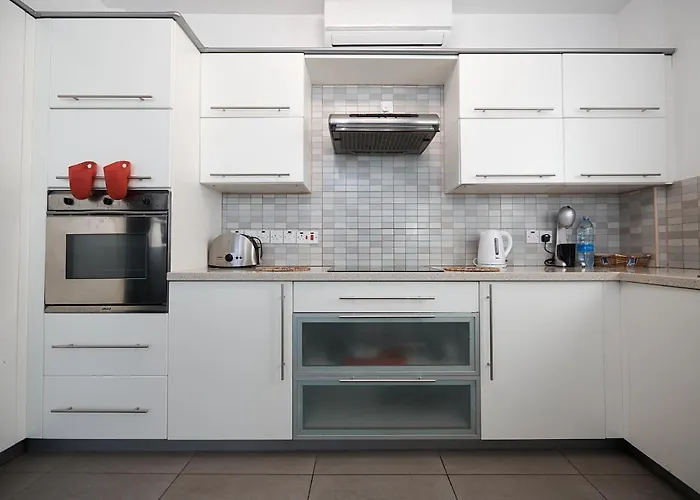 Front Bella Vista By Ezoria Vilă