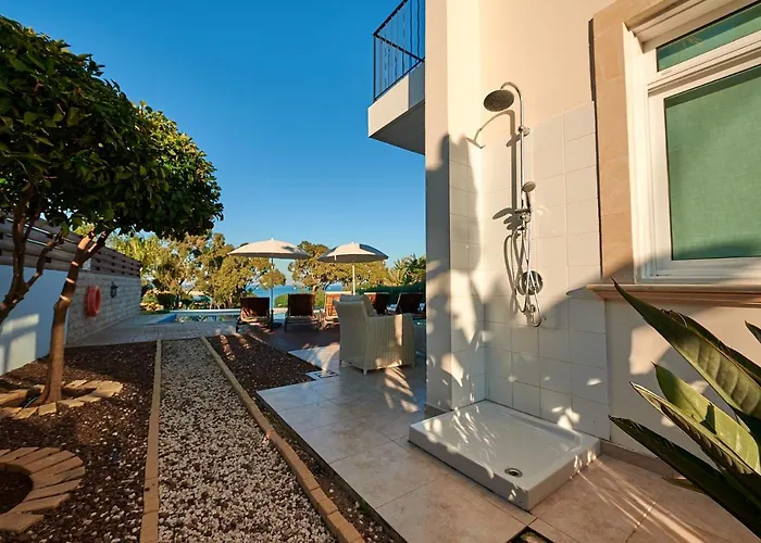 Front Bella Vista By Ezoria *