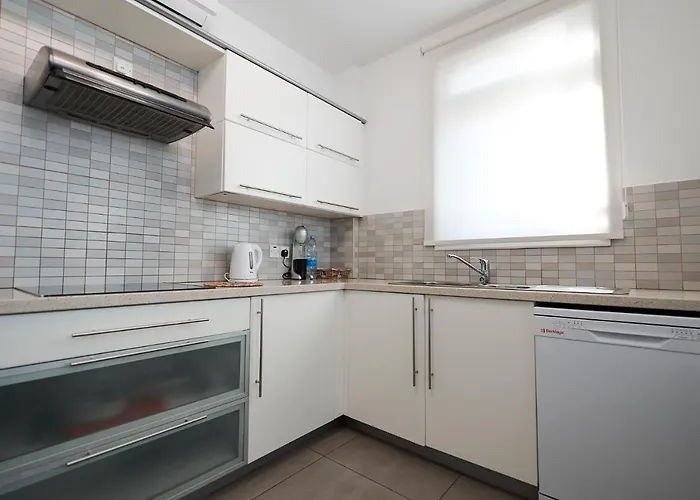 Front Bella Vista By Ezoria Vilă *