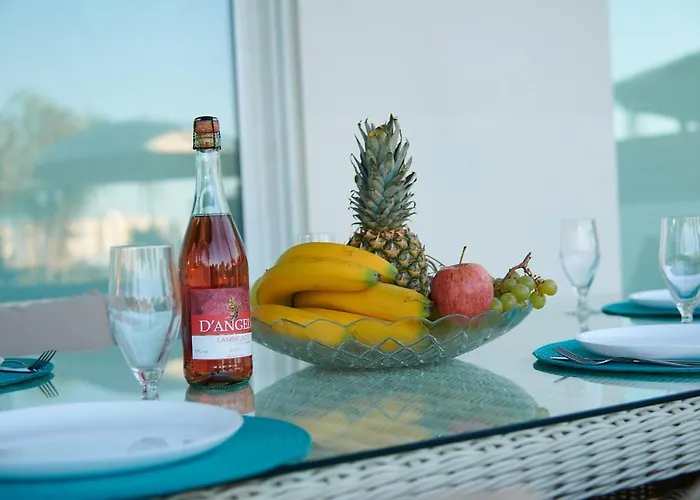 Front Bella Vista By Ezoria Vilă