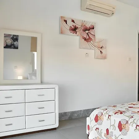 Front Bella Vista By Ezoria Villa