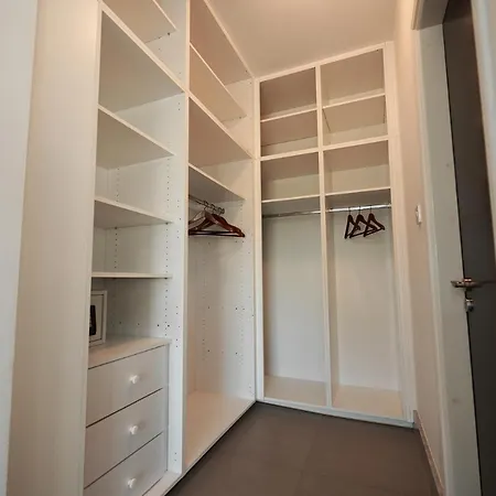 Front Bella Vista By Ezoria