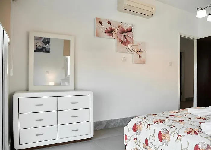 Front Bella Vista By Ezoria Villa